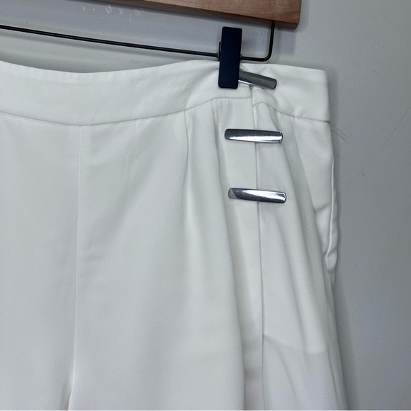 Giorgio Armani Pleated Snap-Closure Shorts Size Medium - Picture 7 of 16